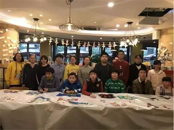 我为什么要将杭州自闭症儿童画展“来自星星的画语”介绍到美国